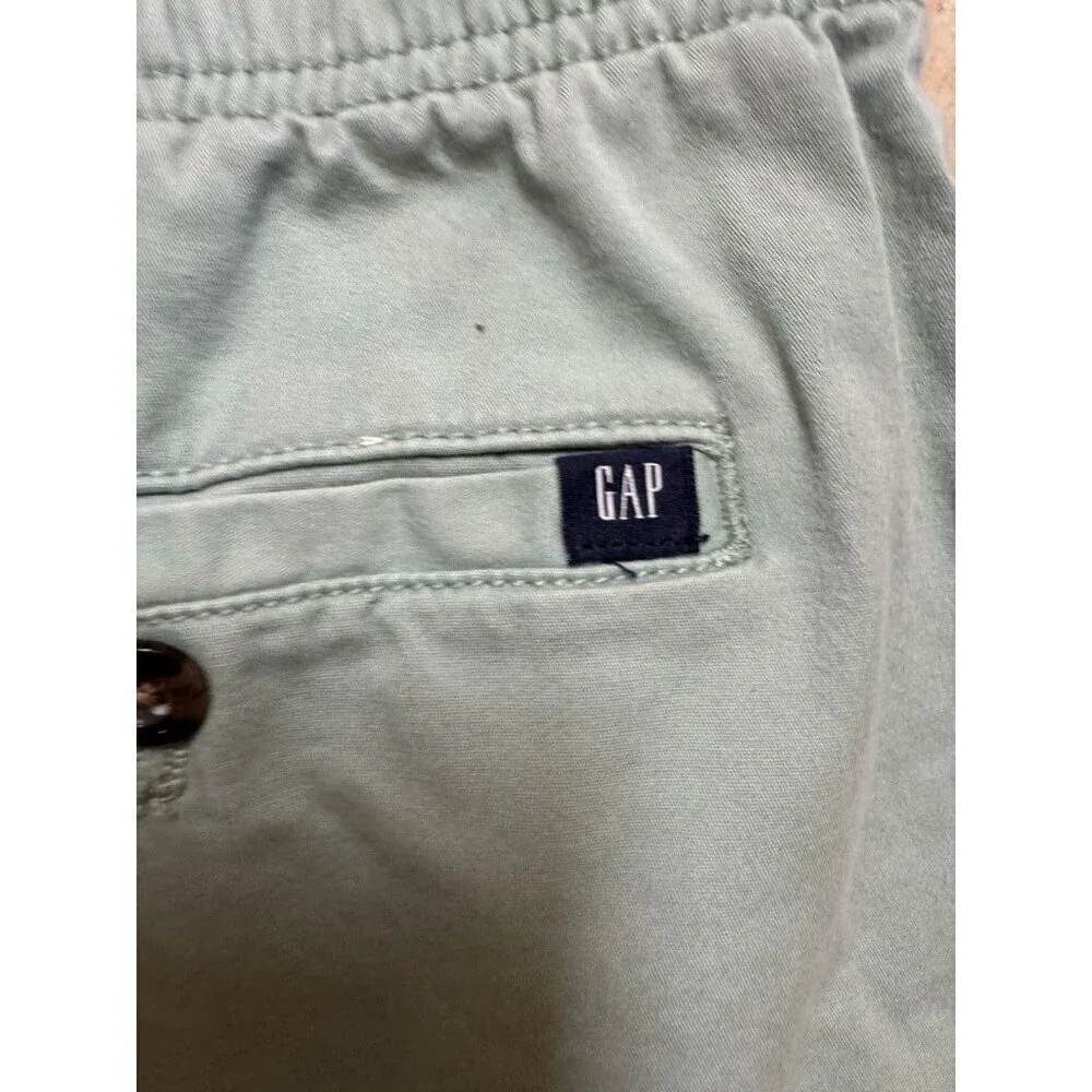 GAP comfortable green